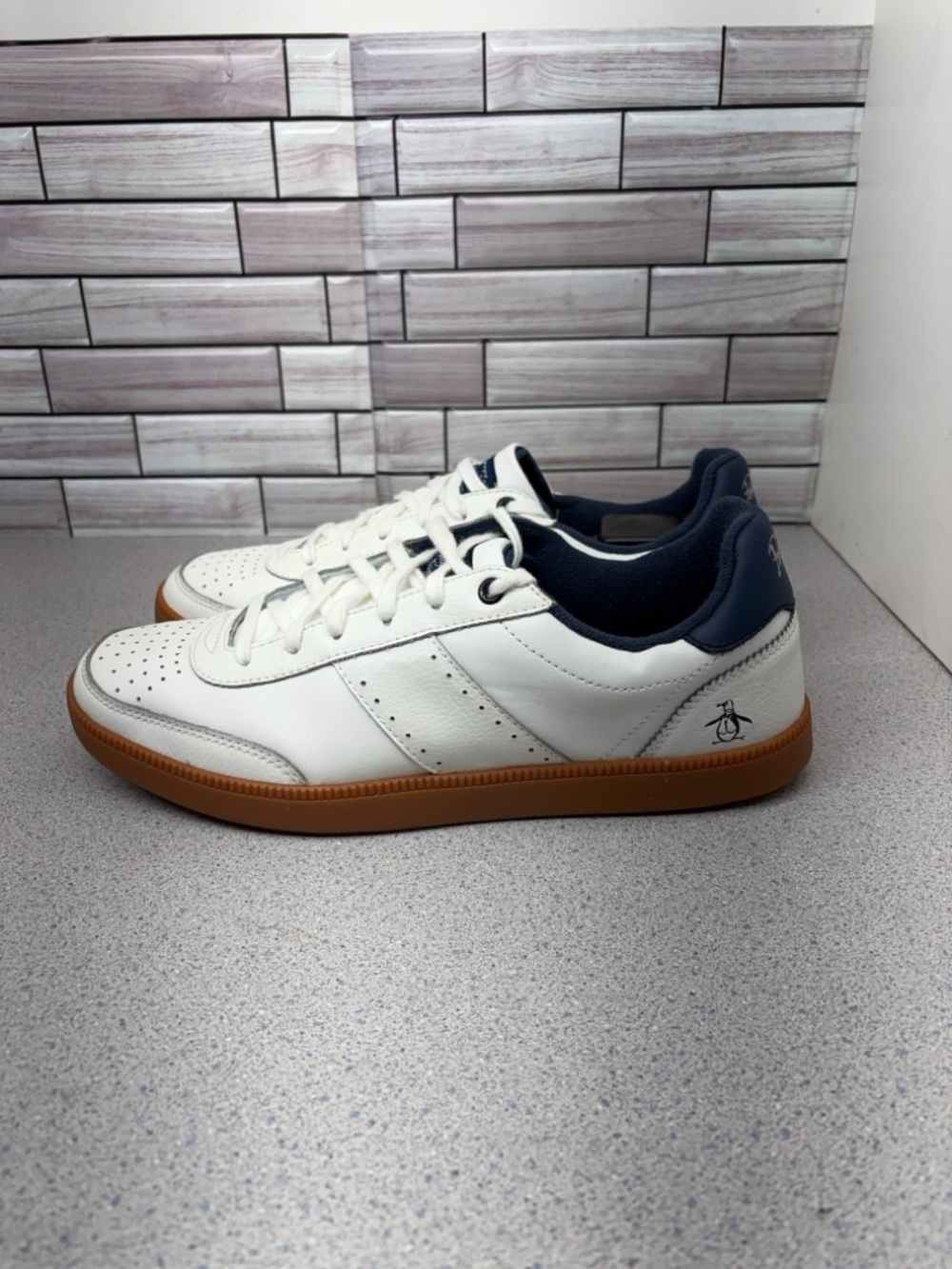 Penguin Original CollinMen’s size 10.5 casual sneakers White/Blue / Gum Bottoms